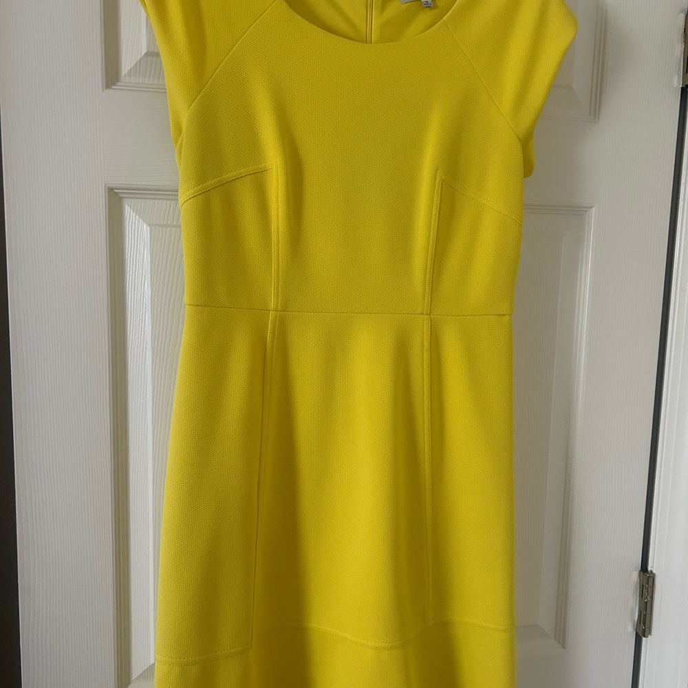 Sandra Darren Yellow Sheath Mini Dress Sleeveless Crew Neck